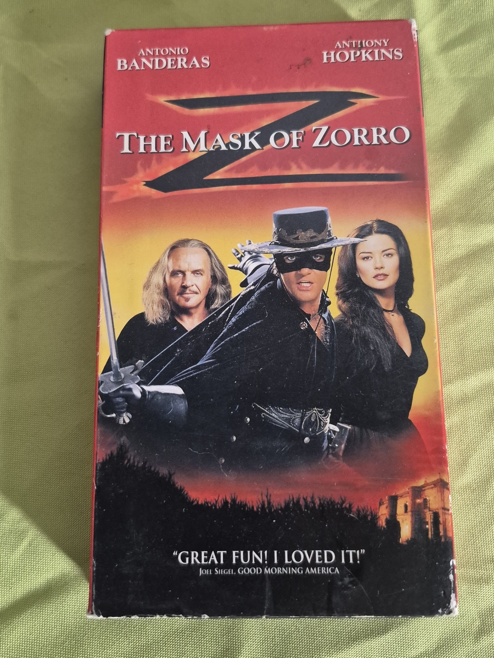 The Mask of Zorro VHS Movie Tape - Red/Black Cover
